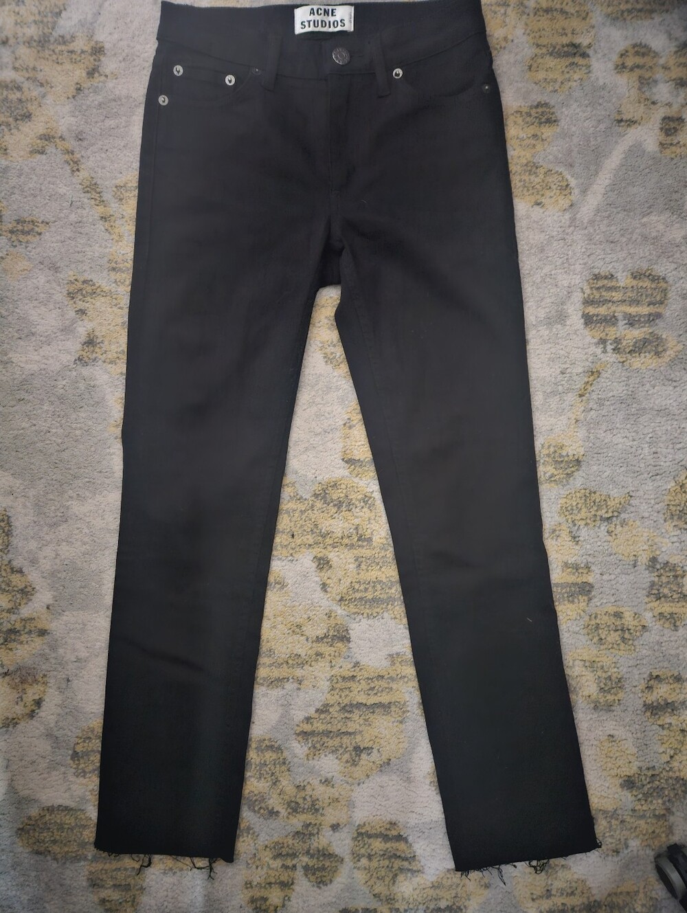 Acne Studios Black Flex S jeans. 24